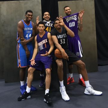 Air Jordan 6 Retro Low negra de Devin Booker en su cuenta de Instagram