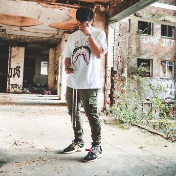 Sneakers NIKE AIR PRESTO OFF WHITE views on the account Instagram of Ari Petrou