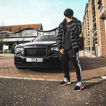 Sneakers NIKE AIR PRESTO OFF WHITE views on the account Instagram of Ari Pestou