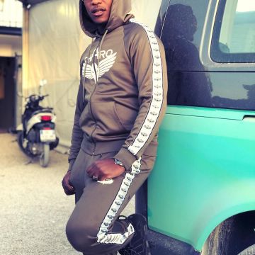 sneakers black Nike Air more uptempo triple black views on the account Instagram of Niska