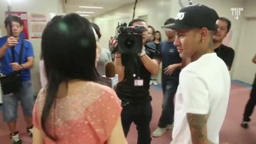 ¡¡La gorra de Tokio que lleva Neymar en el video de OMG!! | Un día con NEYMAR JR - EN JAPÓN!! por FunChannel
