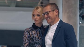 The shirt with flowers Constance Brandt (Laurence Arné) in The chti'te family (version dress)