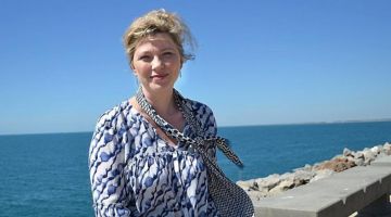 The blouse print Candice (Cécile Bois) Candice Renoir