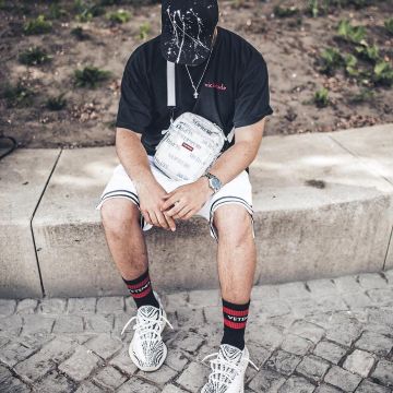 Sneakers white striped Adidas Yeezy Boost 350 V2 "Zebra" Niklas Woyt on his account Instagram