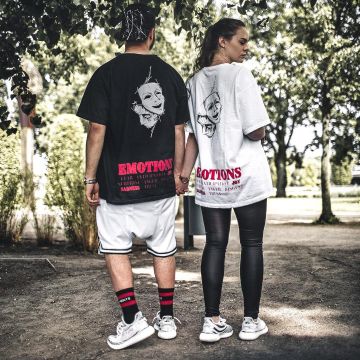 Sneakers Adidas Yeezy Boost 350 V2 "Zebra" views on the account to Instagram for the influencer Niklas Woyt