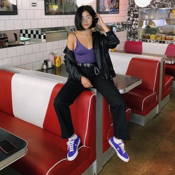 El par de Converse One Star X MadeMe Suede Platform Sneaker que lleva julia_dang ver en su instagram