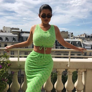 The crop top green Fendi of Kylie Jenner on his account Instagram