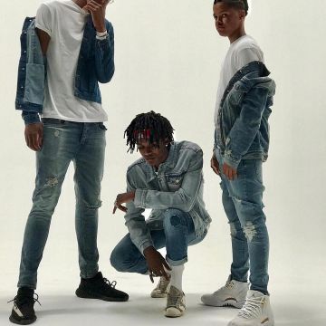 Shareef O'Neal's black Adidas Yeezy Boost 350 V2 en su cuenta de Instagram