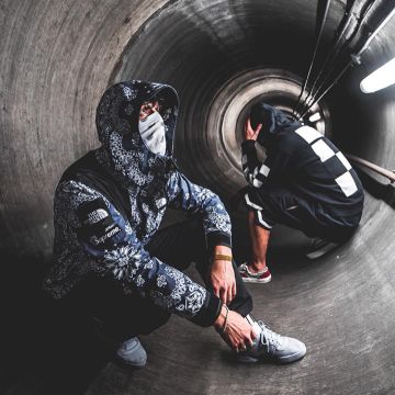 era 95 Dx (f.o.g) zapatillas blancas, negras y rojas "miedo a Dios" vistas en la cuenta de Instagram de Ben Maclean