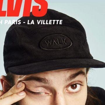 The black hat, "the Walk" that door roméo Elvis on his post Instagram