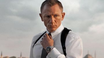 Watch Daniel Craig in James Bond Spectre