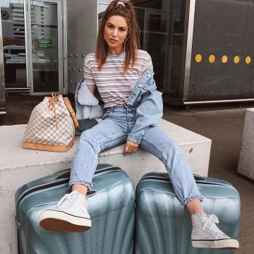 Les chaussures Vans blanches montantes de Negin Mirsalehi sur son compte Instagram