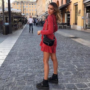 La paire de boots Dr Martens de Chloé Bleinc aka @chloebbbb sur Instagram