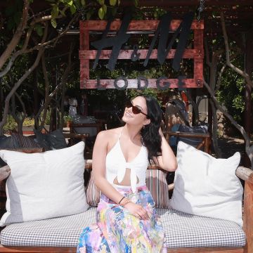 H&M skirt seen on the Instagram Account of Camila Mendes