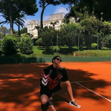 The sun glasses "cateye" of Kendall Jenner on his account Instagram