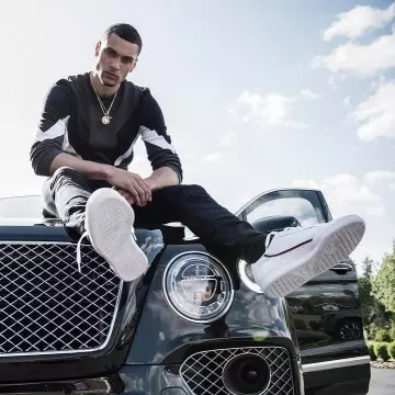 La paire de Adidas originals continental 80s blanche portée par Zach Lavine sur son compte Instagram