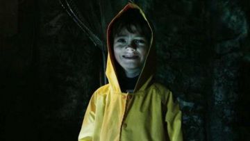 The waxed yellow worn by Georgie Denbrough (Jackson Robert Scott) in It