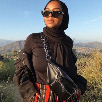 El plátano negro Alexander Wang usado por Shahd Batal en su cuenta de Instagram