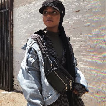The jean jacket Levi's "Ex‑Boyfriend Trucker" worn by Shahd Batal on his account Instagram
