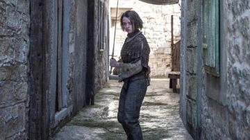 L'épée (aka Aiguille / Needle) d'Arya Stark (Maisie Williams) dans Game of Thrones S05E03
