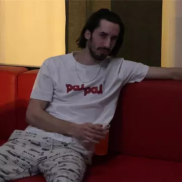 Le t-shirt blanc PalPal porté par Lomepal sur son compte Instagram