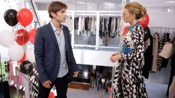 La tenue bleue de Serena Van der Woodsen (Blake Lively) dans Gossip Girl S04E03