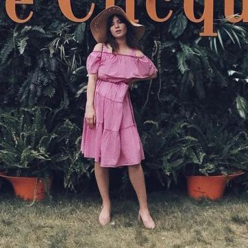 Robe rose de betty autier au Longine New york