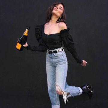 Olivia Culpo Yves Saint Laurent bottines sur son Instagram compte