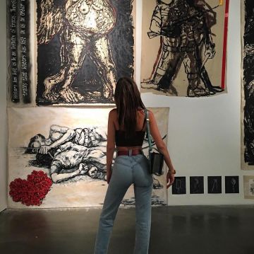 Emily Ratajkowski's blue jeans on her Instagram account