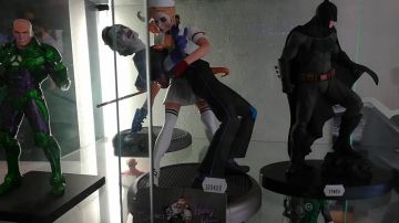 figurine the Joker Harley Quinn and seen in SHOPS GEEK IN AIX-en-PROVENCE ? #VLOG of The chain of the geek