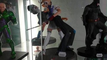 figurine Lex Luthor seen in SHOPS GEEK IN AIX-en-PROVENCE ? #VLOG of The chain of the geek