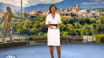 The Dress shirt striped Karren Guiock in The 12:45 to M6 of the 23/06/2018