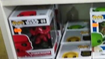 funko pop Stormtrooper red seen in STORES GEEK IN AIX-en-PROVENCE ? #VLOG of The chain of the geek