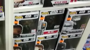 funko pop IG-88 seen in SHOPS GEEK IN AIX-en-PROVENCE ? #VLOG of The chain of the geek