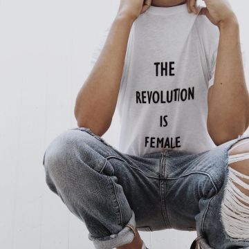 The t-Shirt The Revolution Is Female of Liza Koshy