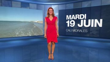 La robe portefeuille rouge de Cali Morales dans La météo M6 du 19/06/2018