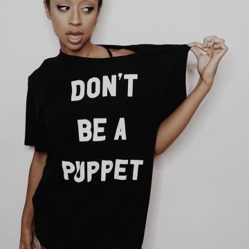 The t-shirt Don't be a puppet of Liza Koshy