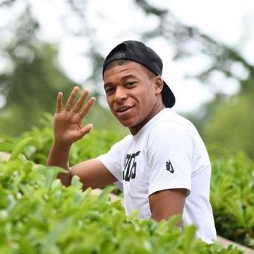 The Nike cap black Kylian Mbappé (cuckoo) on his account Instagram