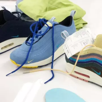 The pair of Nike Air Max 1/97 Sean Wotherspoon (Extra Lace Set Only) on the account Instagram of Sean Wotherspoon