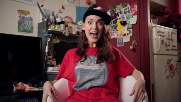 The cap Ghostbuster scope by Natoo in the YouTube video The transformation Bapt&Gael feat Natoo et Léa Camilleri