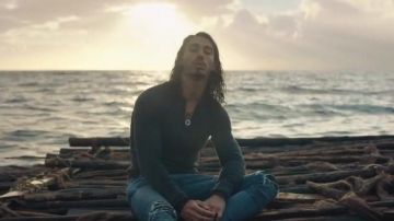 Le jean Amiri de N.O.S dans le clip A l'Ammoniaque de PNL