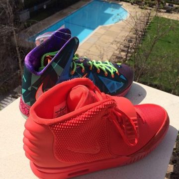 Sneakers Nike AirYeezy 2 Sp "red October", worn by Draymond Green on his account instagram