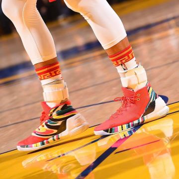 La paire de sneakers Under Armour Curry 3 "Chinese New Year" portée par Stephen Curry sur son compte Instagram