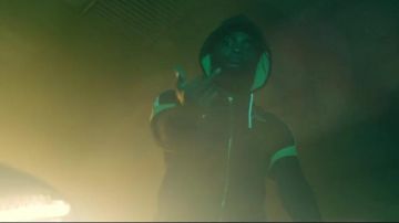 Sweatshirt hoody black and yellow Kappa of Kaaris in his video clip "G. O. K. O. U !" 2.7 !