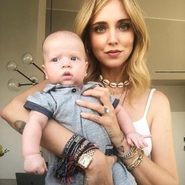 Pulsera Dior negra y gris de Chiara Ferragni en instagram