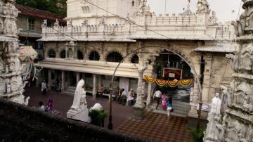 Filming location (season1 épisode1)of sense8 where Kala goes to pray