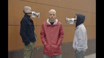 The jacket Rains long version in red of PLK in her video clip "A A A". Ltf !