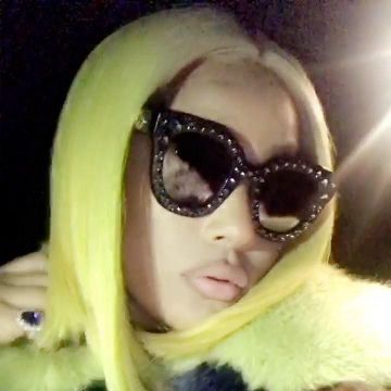 Sunglasses Gucci Stefflon Donation on his account Instagram