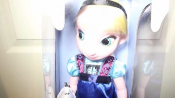 La poupée animator Elsa dans la vidéo youtube ma collection animators