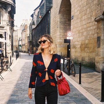 The red bag bucket Anne-Laure (@adenorah) on instagram